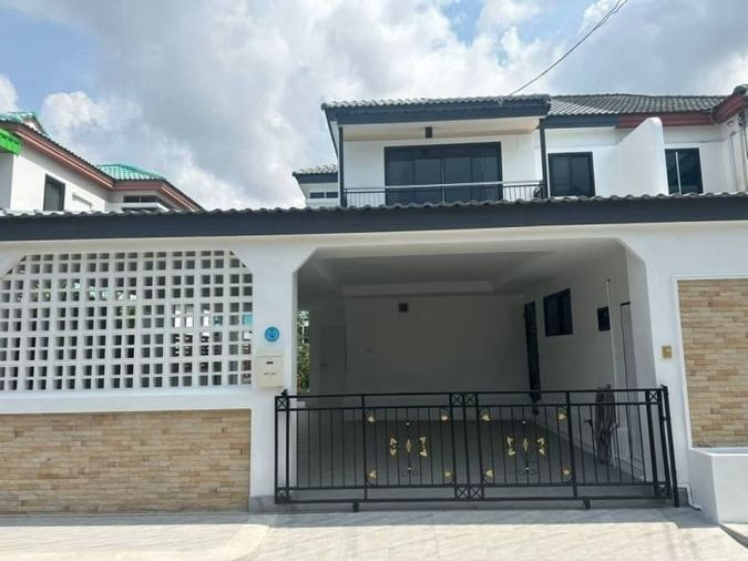 ให้เช่า Jomtien Yacht Club 3 (จอมเทียน ยอร์ช คลับ) 3 ห้องนอน 5 ห้องน้ำ 1 ห้องแม่บ้าน
