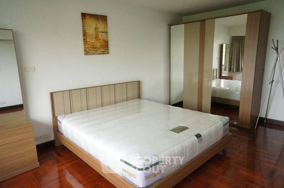 picture 2-BR 135 Sqm Baan Suanpetch Condominium Near BTS Phrom Phong (ID 715847) - 6/25