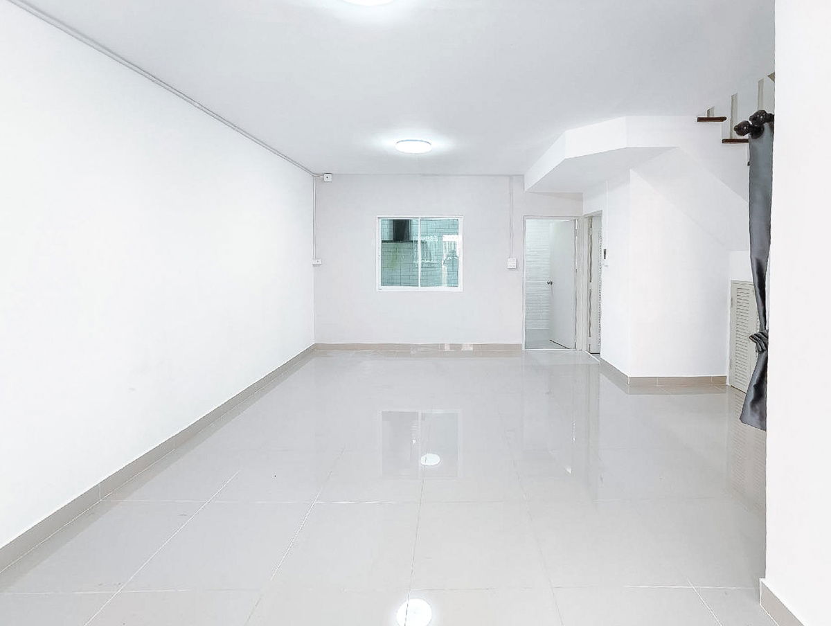 รูป ✨ บ้านพฤกษา บี รังสิต-คลองสาม ทาวน์เฮ้าส์รีโนเวทใหม่ 1.49 ล้านเท่านั้น!  สวยเทียบมือหนึ่ง พร้อมลากกระเป๋าเข้าอยู่ หน้าบ้านหันทิศใต้รับลมเย็นตลอดวัน  - รูปที่ 9/24