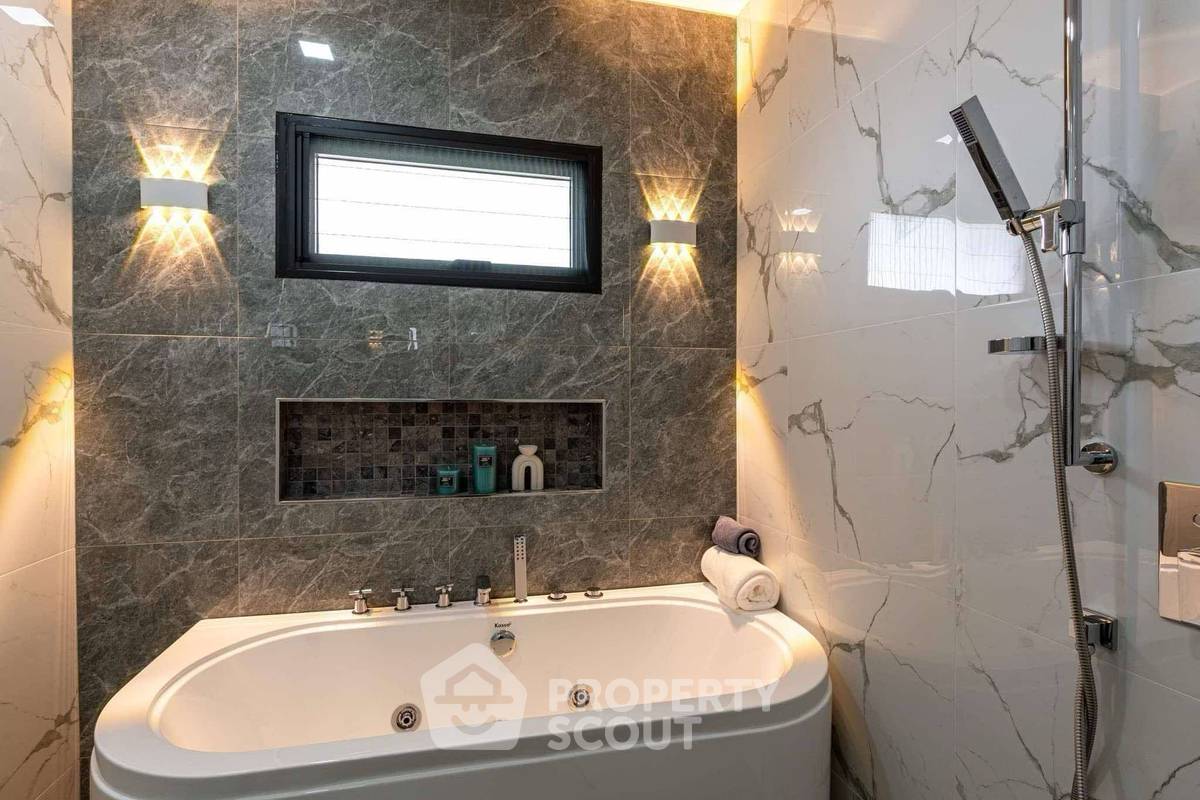 picture 5-BR Villa at View Point Pool Villa Pattaya close to Pattaya (ID 2108496) - 24/31