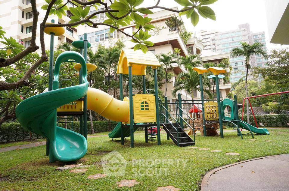 picture 2-BR 135 Sqm Baan Suanpetch Condominium Near BTS Phrom Phong (ID 715847) - 22/25