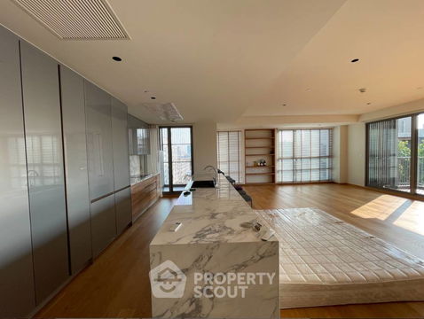 2-BR Condo at Supreme Legend Condominium near MRT Khlong Toei (ID 1142223)