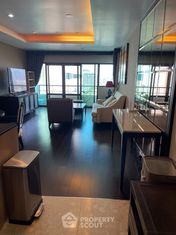 picture 16th-Floor 2-BR At Sathorn Gardens Near MRT Silom (ID 1284912) - 2/7