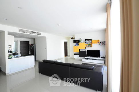 3-BR Condo at Watermark Chaophraya near BTS Krung Thon Buri (ID 1590060)