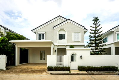 Houses for rent บิ๊กซี บางพลี : Single house for rent, Chaiyapruek Village, Bangna, Km. 15, 60 sqw., 200 sq m., 3 bedrooms, 4 bathrooms, 2 floors