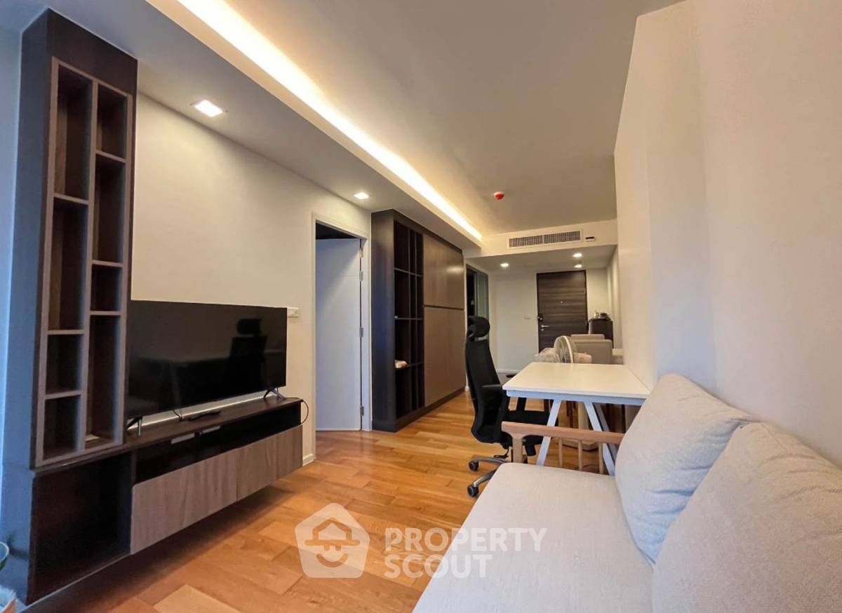 picture 1-BR Condo at Focus Ploenchit near BTS Nana (ID 2048494) - 1/7