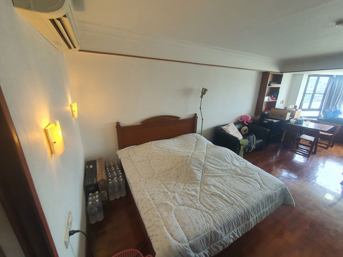 picture Juladit River Mansion – Riverside Condo with Chao Phraya River View - 8/33