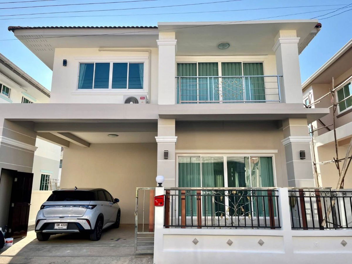 รูป ให้เช่าบ้านเดี่ยว 2 ชั้น พร้อมอยู่! (เฟอร์นิเจอร์ใหม่ทั้งหลัง) ใกล้ 89 พลาซ่า เพียง 3 นาที T.0946511456 - รูปที่ 1/13