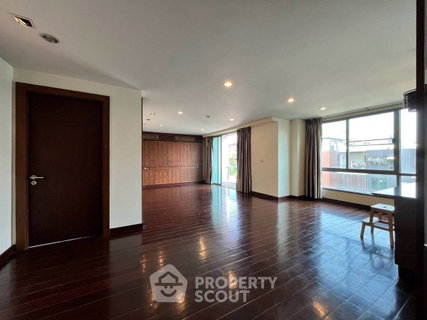 3-BR Condo at CLICK CONDO Modern Sukhumvit 65 near BTS Ekkamai (ID 2237302)