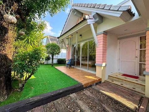 NaiYang Market 1.8 km. Luxury single-storey house for rent 52 sq.wa. 202 sq.m. Phuket Inter Airport