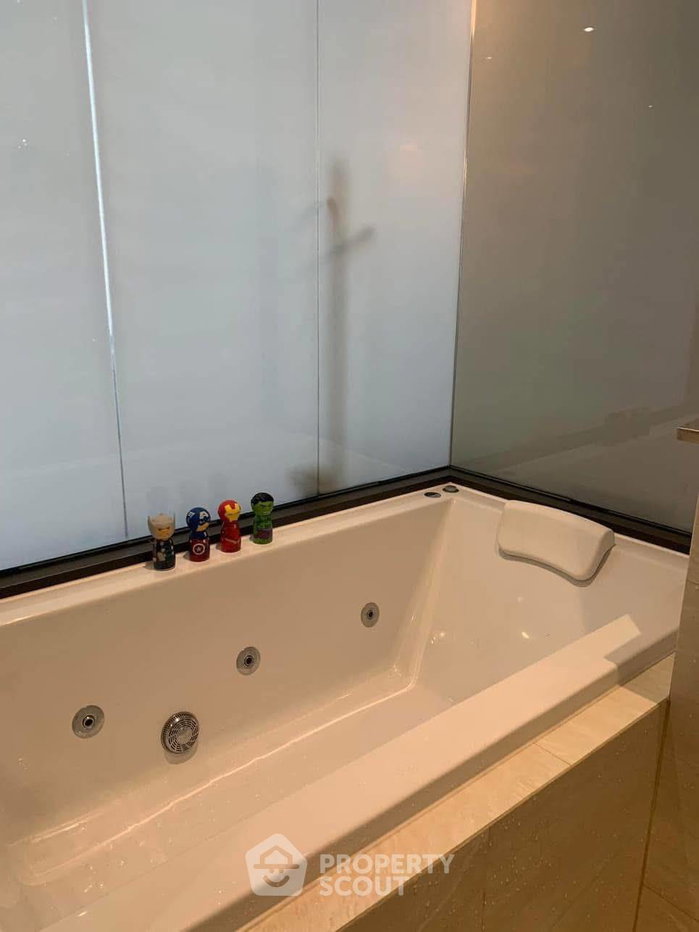 picture 300m From BTS Chong Nonsi | 1-BR Ashton Silom Condo (ID 2146234) - 11/17