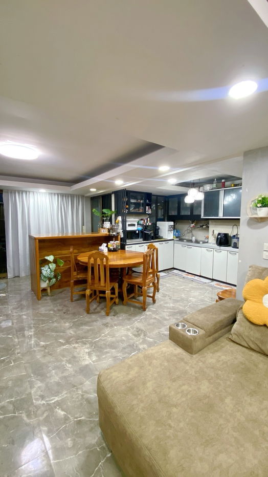 picture Rent a 3 -story townhouse, 6 bedrooms, Fully furnished , Ratchada Soi 3 , Rama 9 - 16/28