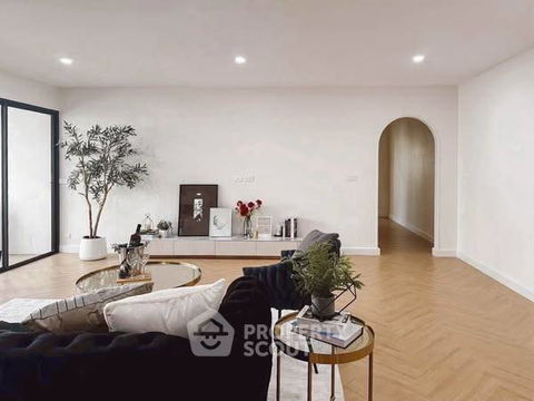 3-BR Condo at Prestige Towers Condominium near MRT Sukhumvit (ID 2333861)