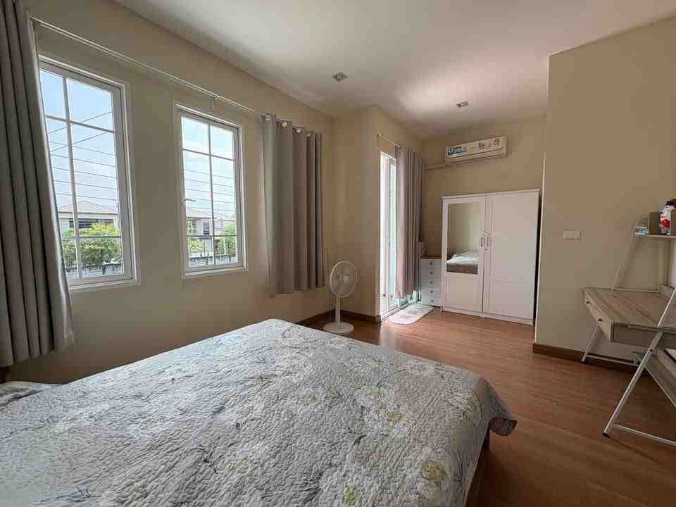 รูป 1  B1012 ให้เช่าทาวน์โฮมหลังมุม โกลเด้นทาวน์ 3 บางนา–สวนหลวง ติดถนนเลียบมอเตอร์เวย์ ใกล้ Mega Bangna - รูปที่ 10/11