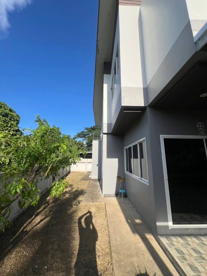 รูป ขายบ้านเดี่ยว 2 ชั้น ดีไซน์ทันสมัย 4 ห้องนอน 3 ห้องน้ำ พร้อมพื้นที่ใช้สอยกว้างขวาง ใกล้ ม.พายัพ เชียงใหม่T.0946511456 - รูปที่ 7/8