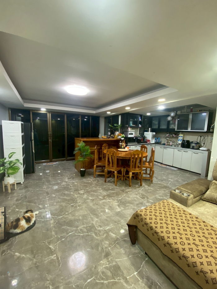 picture Rent a 3 -story townhouse, 6 bedrooms, Fully furnished , Ratchada Soi 3 , Rama 9 - 10/28