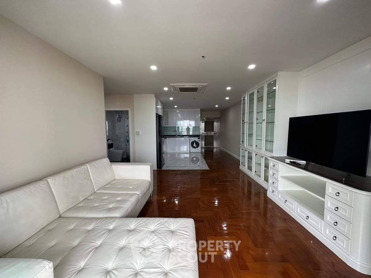 picture 2-BR Condo at Sathorn Gardens near MRT Si Lom (ID 1232219) - 4/7