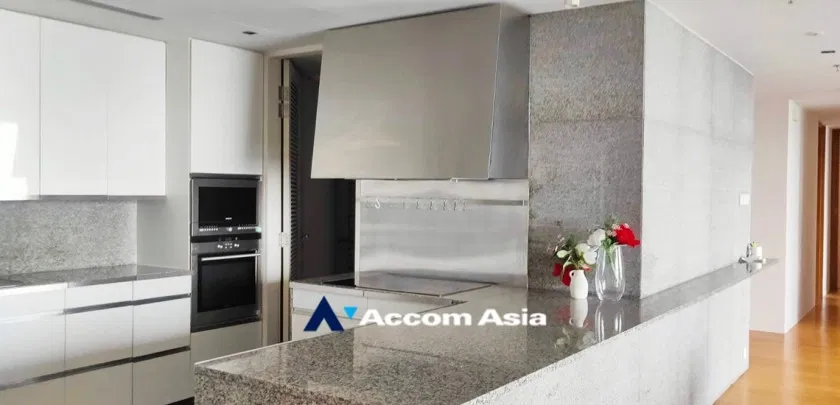 รูป 🔼🔽 AccomA 📩 Modern condo with sleek design and city view in Sathorn (AA32805) - รูปที่ 3/7