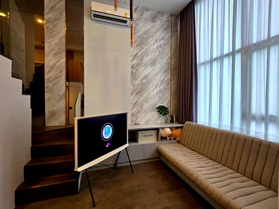 Condos for sale : Park Origin Chula Samyan【𝐒𝐄𝐋𝐋 & 𝐑𝐄𝐍𝐓】🔥 Elegant design with a mezzanine bedroom. 🔥  Contact Line ID: @hacondo