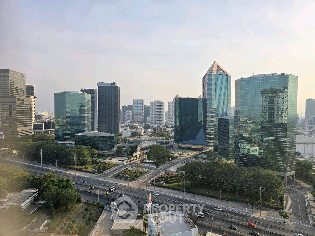 picture 2-BR Condo at Sarin Place Condominium near BTS Ratchayothin (ID 2320564) - 7/11
