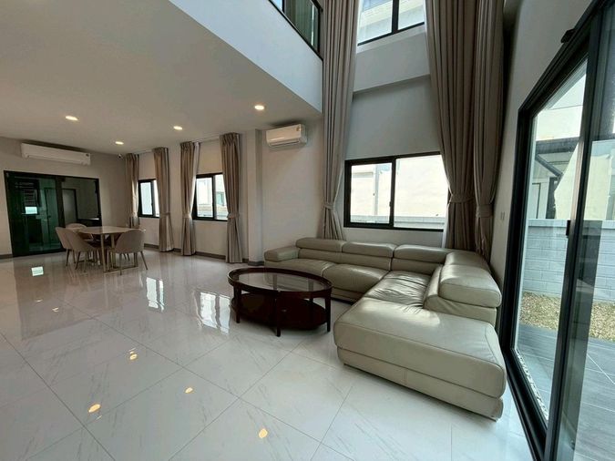 ให้เช่าบ้านเดี่ยว 4 ห้องนอน 313 ตร.ม. 70 ตร.ว. เขตบางนา