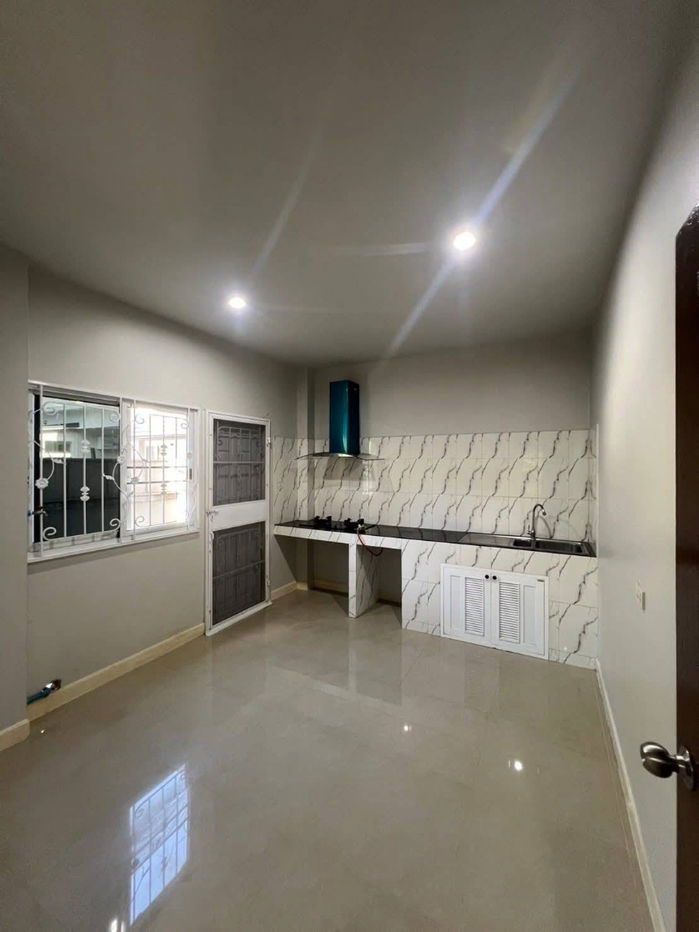 รูป ขายบ้านเดี่ยว 2 ชั้น ดีไซน์ทันสมัย 4 ห้องนอน 3 ห้องน้ำ พร้อมพื้นที่ใช้สอยกว้างขวาง ใกล้ ม.พายัพ เชียงใหม่T.0946511456 - รูปที่ 5/8