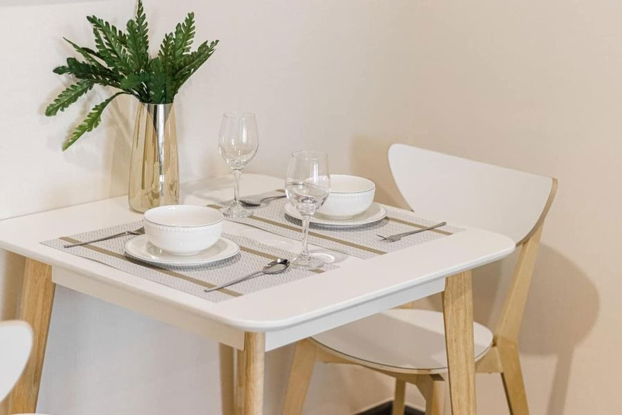 picture Ideo Chula Samyan【𝐑𝐄𝐍𝐓】🔥Sleek and elegant room design with sweet and gentle furniture.🔥  Contact Line ID: @hacondo - 8/8