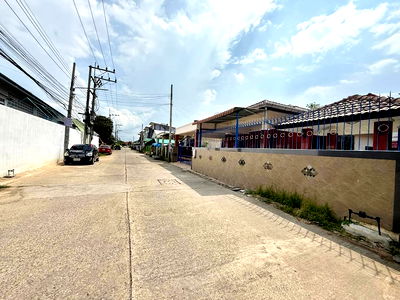 Houses for sale Bang Lamung Chonburi : Affordable Detached House in Pattaya Prime Area in Soi SIam Country Club, 2bedroom 2bathroom,240square meters 