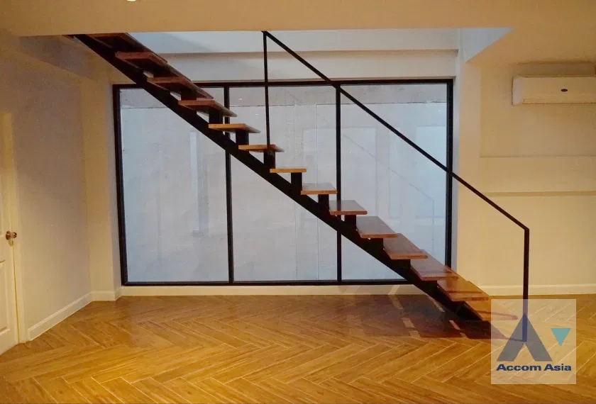 picture 🔼🔽 AccomA 📩 Home Office 4 BR House in Khlong Tan Nuea (AA41200) - 3/8