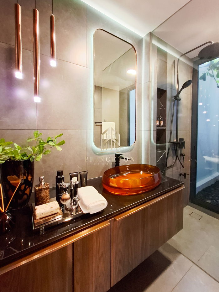 picture VIVE New Krungthep Kreetha 3-Storey Modern Show Home - 47/49