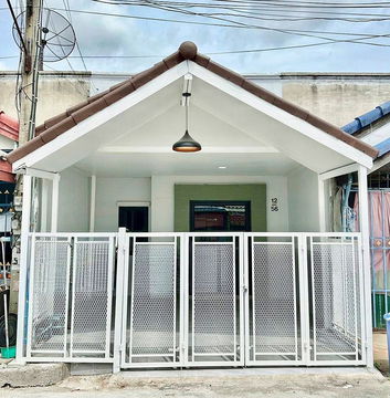 หมู่บ้านพิมลราช 4  บ้านกล้วย ไทรน้อย   ทาวน์เฮ้าส์  2 ห้องนอน  รีโนเวทใหม่  บ้านสวยมาก