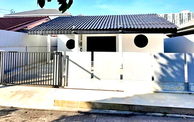 Houses for rent Pak Kret Nonthaburi : Big C Chaengwattana 1.5km. Big C PakKret 2km. MRT Srirat 1.3km. Single-storey house for rent 100sq.m