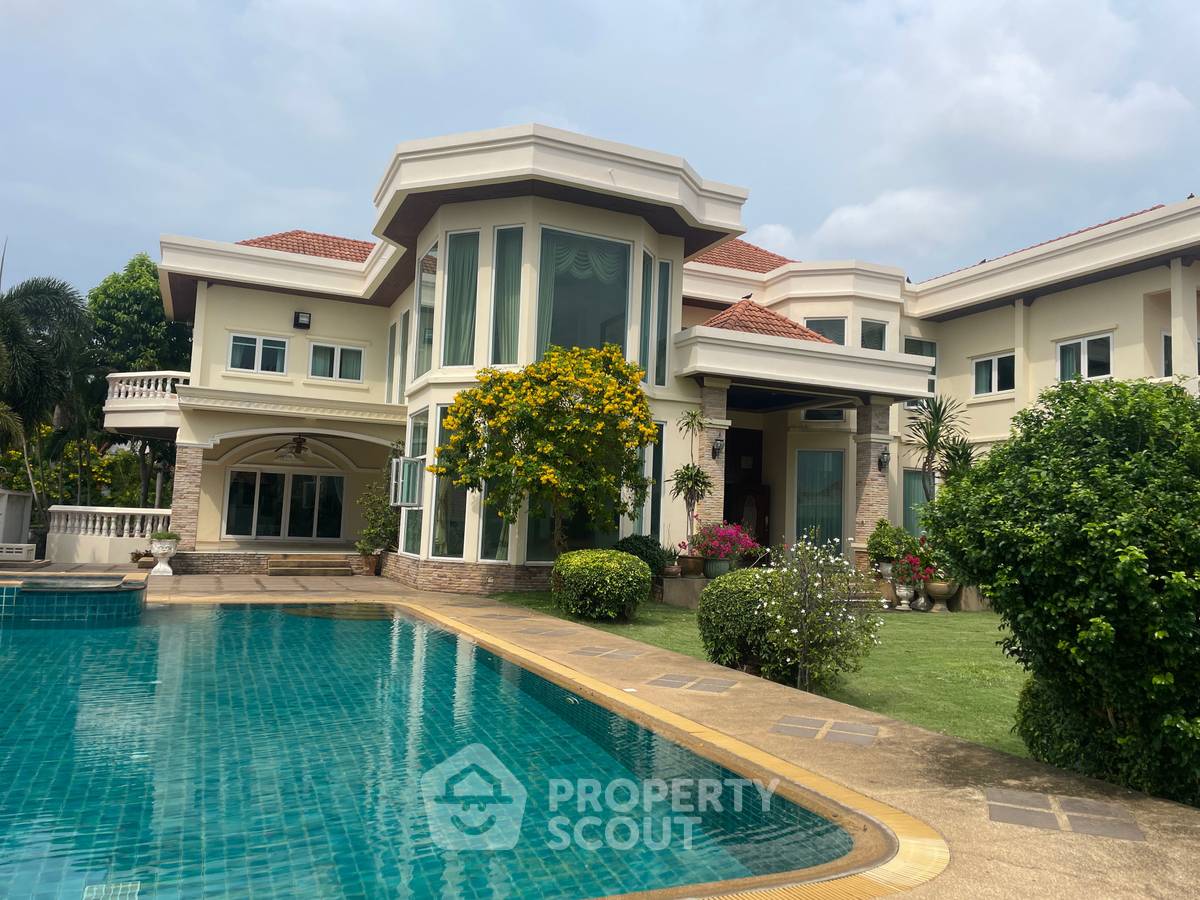 รูป วิลล่า 5-ห้องนอน ใกล้ พัทยาตะวันออก (ID 2335405) - รูปที่ 1/32