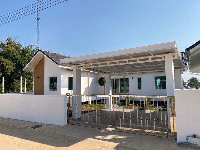 ขายบ้านเดี่ยวชั้นเดียว  3 ห้องนอน  2 ห้องน้ำ  1 ห้องครัว  1 ที่จอดรถ