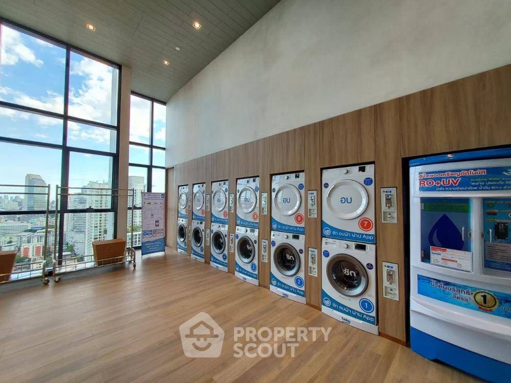 picture 1-BR Condo at XT Huaikhwang near MRT Huai Khwang (ID 577469) - 10/10