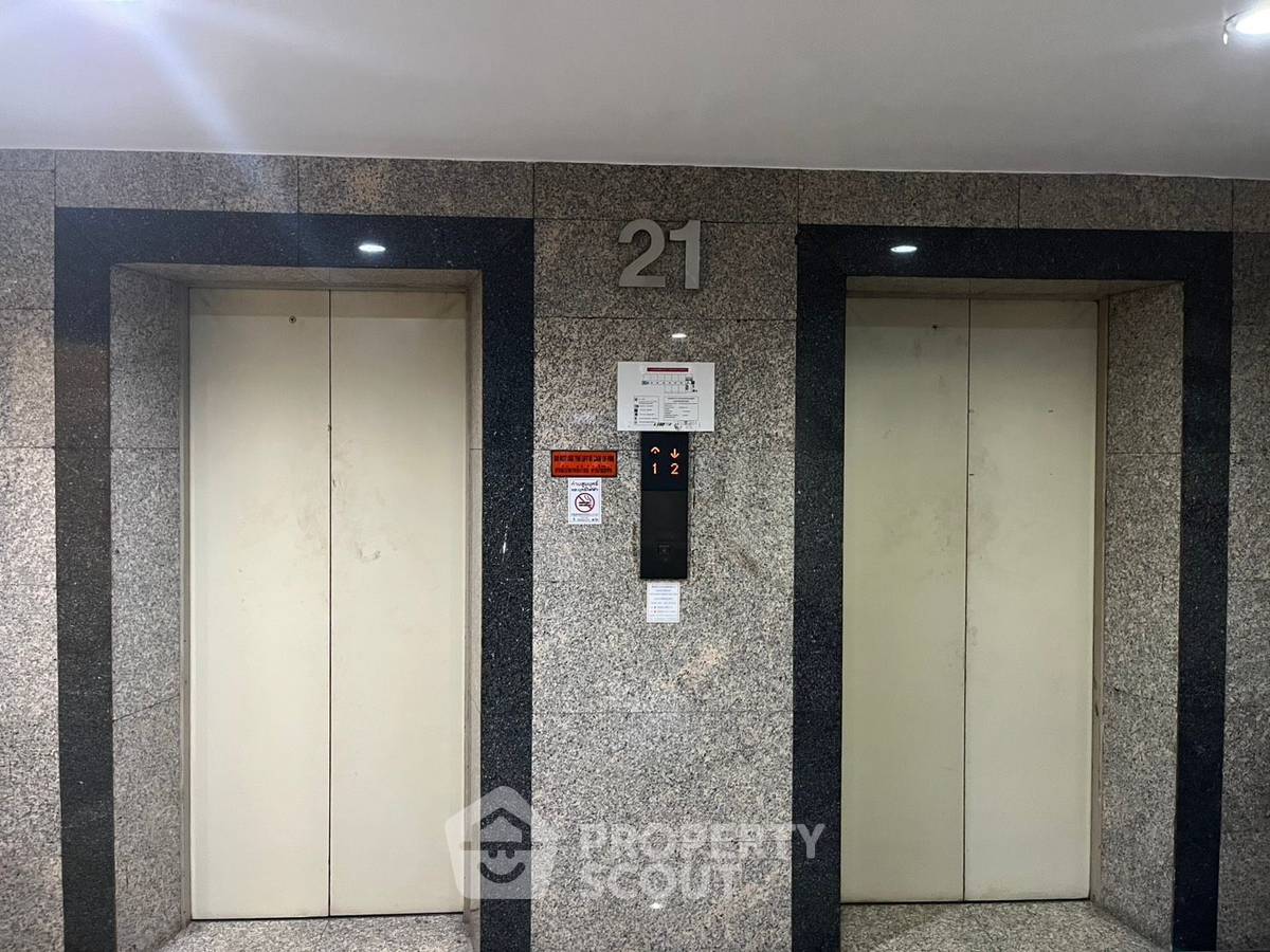 picture 7-BR Condo at First Tower Condominium near BTS Phloen Chit (ID 2335629) - 2/15