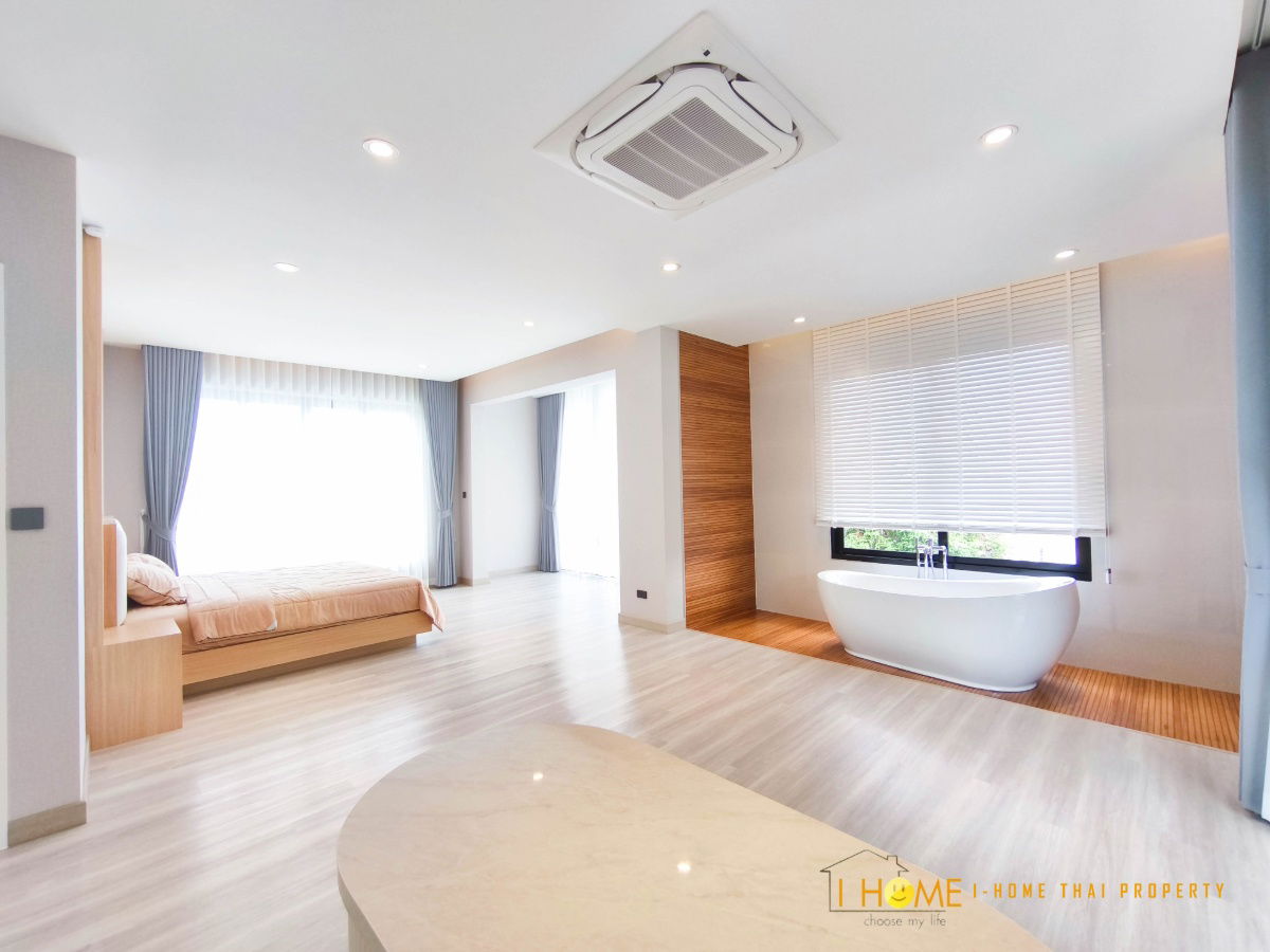 picture Two-storey pool villa for rent with 4 bedrooms,5 toilets and 1 kitchen.  - 59/63