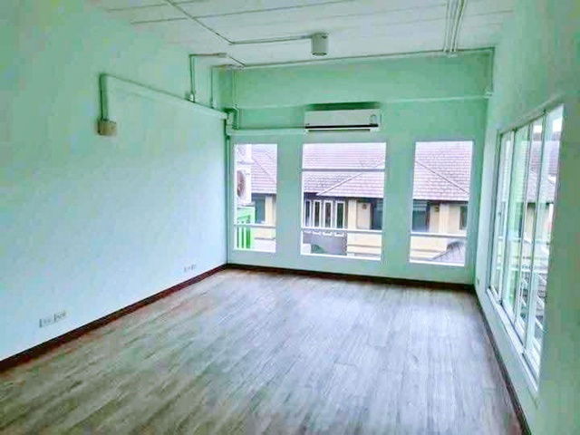 รูป Stand Alone 4ชั้น 69ร.วา. ตลาดอ่อนนุช 1.1กม. BTSอ่อนนุช 1.2กม.490ตร.ม. 3นอน 4 น้ำ เข้าได้3 ทาง ถ.ศรีนครินทร์ อ่อนนุช พัฒนาการตัดใหม่ - รูปที่ 5/8