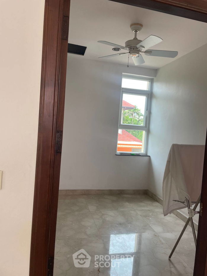 รูป วิลล่า 5-ห้องนอน ใกล้ พัทยาตะวันออก (ID 2335405) - รูปที่ 20/32