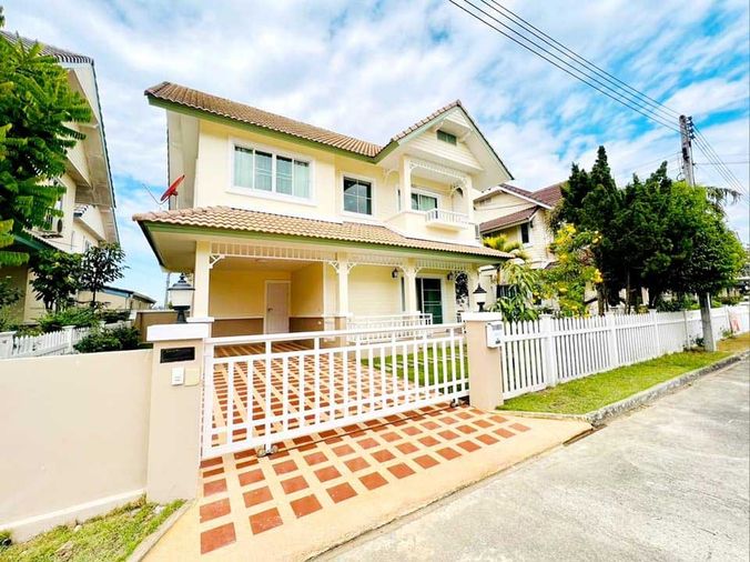 H05111  ให้เช่าบ้านเดี่ยวสองชั้น  3 ห้องนอน 3 ห้องน้ำ 1  ห้องครัว
