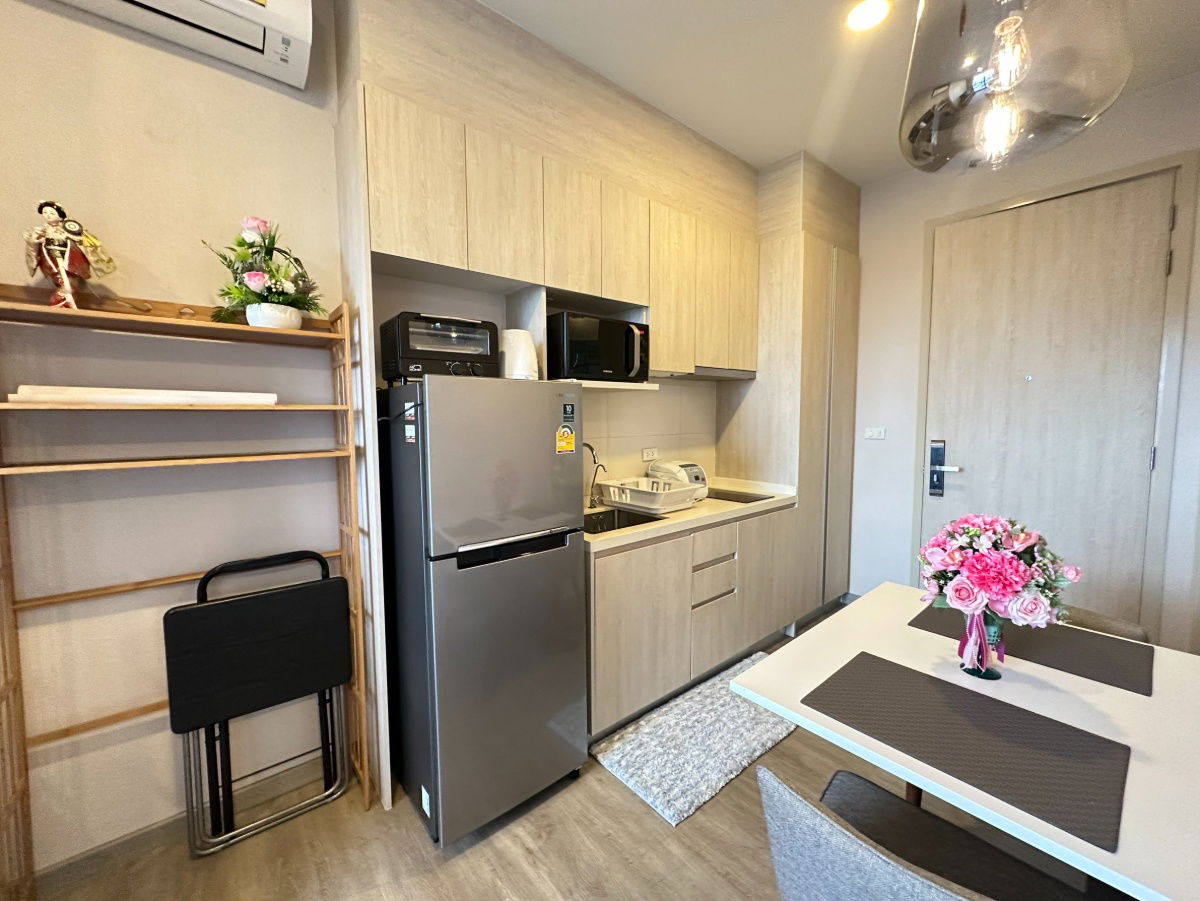 picture "High-End Living" available for rent at Keen Cetre condo, central location (1 Bed 35 sq m, 33rd floor) - 4/13