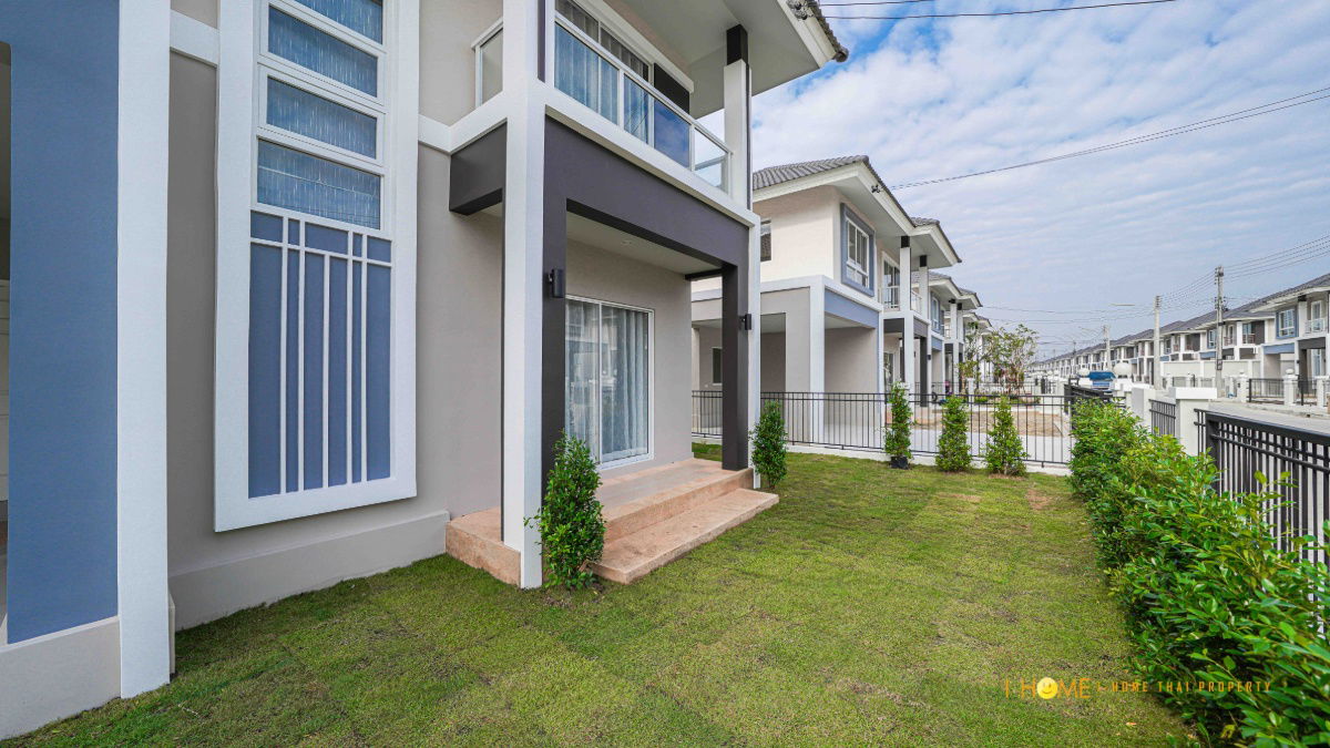 picture Two storey House for rent with 3 bedrooms, 3 bathrooms and 1 kitchen - 6/36