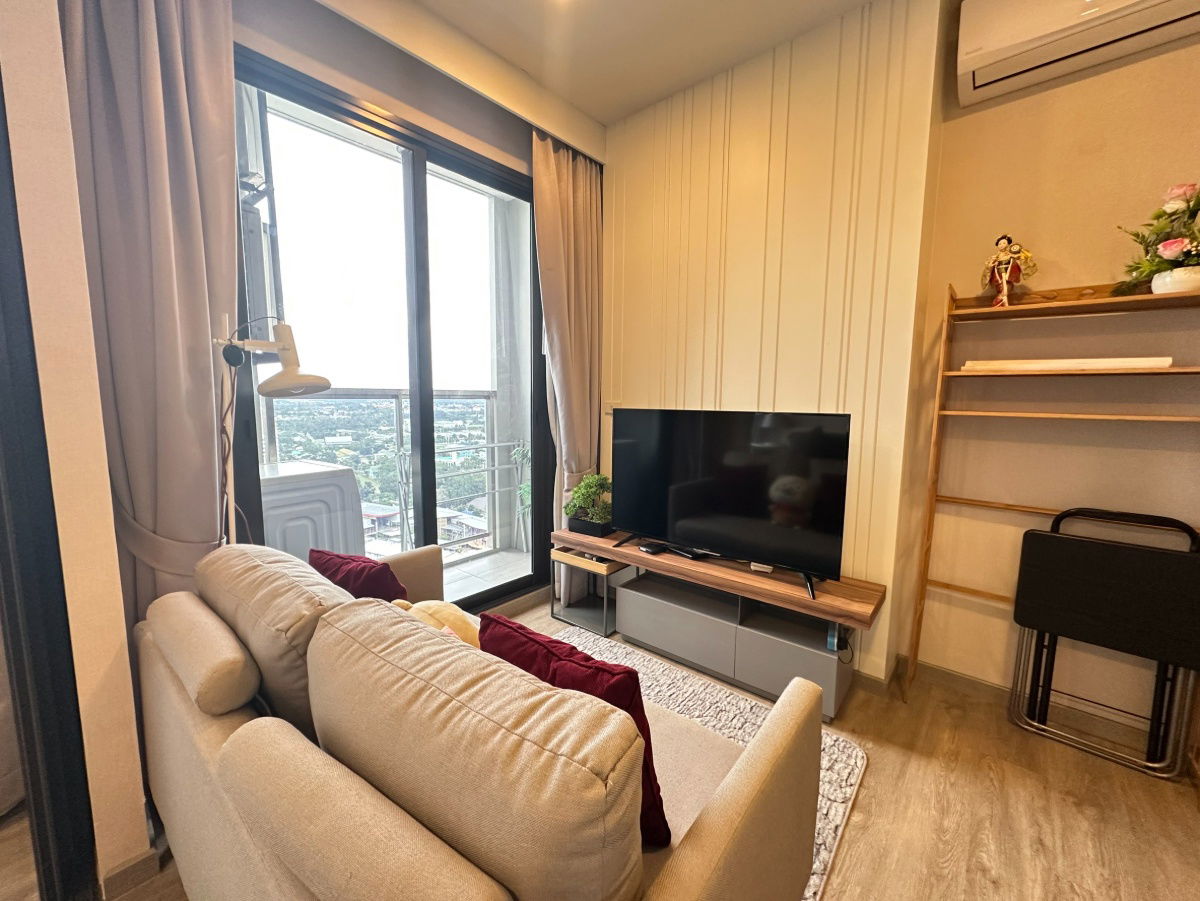 picture "High-End Living" available for rent at Keen Cetre condo, central location (1 Bed 35 sq m, 33rd floor) - 5/13
