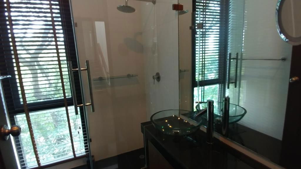รูป ทาวน์เฮาส์ในโครงการ ขนาต 4 ห้องนอน 5 ห้องน้ำ พื้นที่ประมาณ 400 ตร.ม. สระว่ายน้ำ เดินประมาณ 10 นาทีจาก BTS เอกมัย ใกล้บิ๊กซี - รูปที่ 32/78