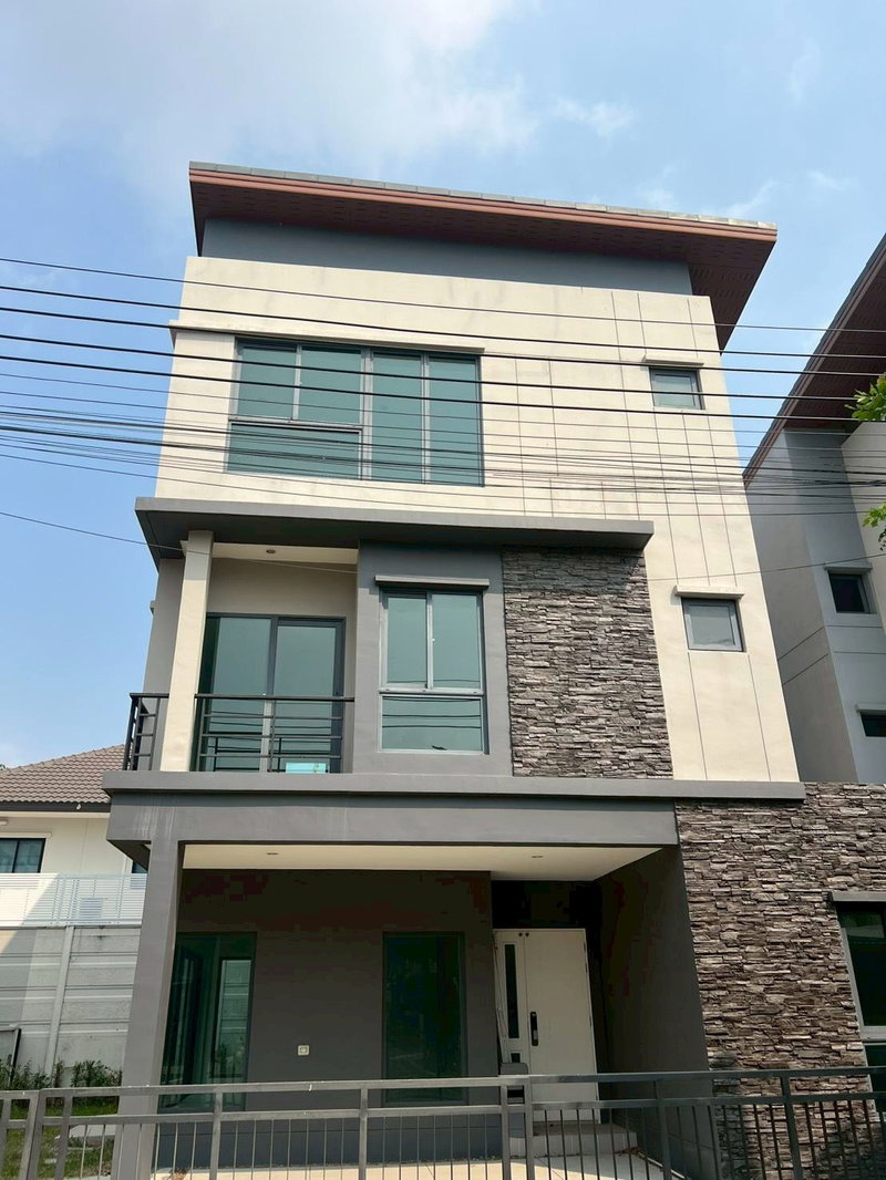 ขายบ้านแฝด : 🌟🏡 ขายบ้านแฝดหรู 3 ชั้น โครงการ บ้านกลางเมือง The Edition สุขสวัสดิ์–พระราม 3 🏡🌟