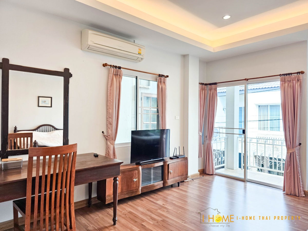 picture Townhouse for rent with 2 bedrooms, 3  toilets and 1 kitchen - 32/38