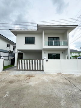ขาย บ้านเดี่ยวสองชั้น   4 ห้องนอน  4 ห้องน้ำ  1 ห้องครัว  2 ที่จอดรถ