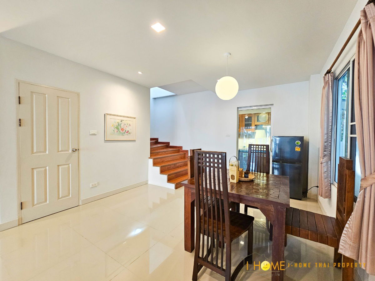 picture Townhouse for rent with 2 bedrooms, 3  toilets and 1 kitchen - 13/38