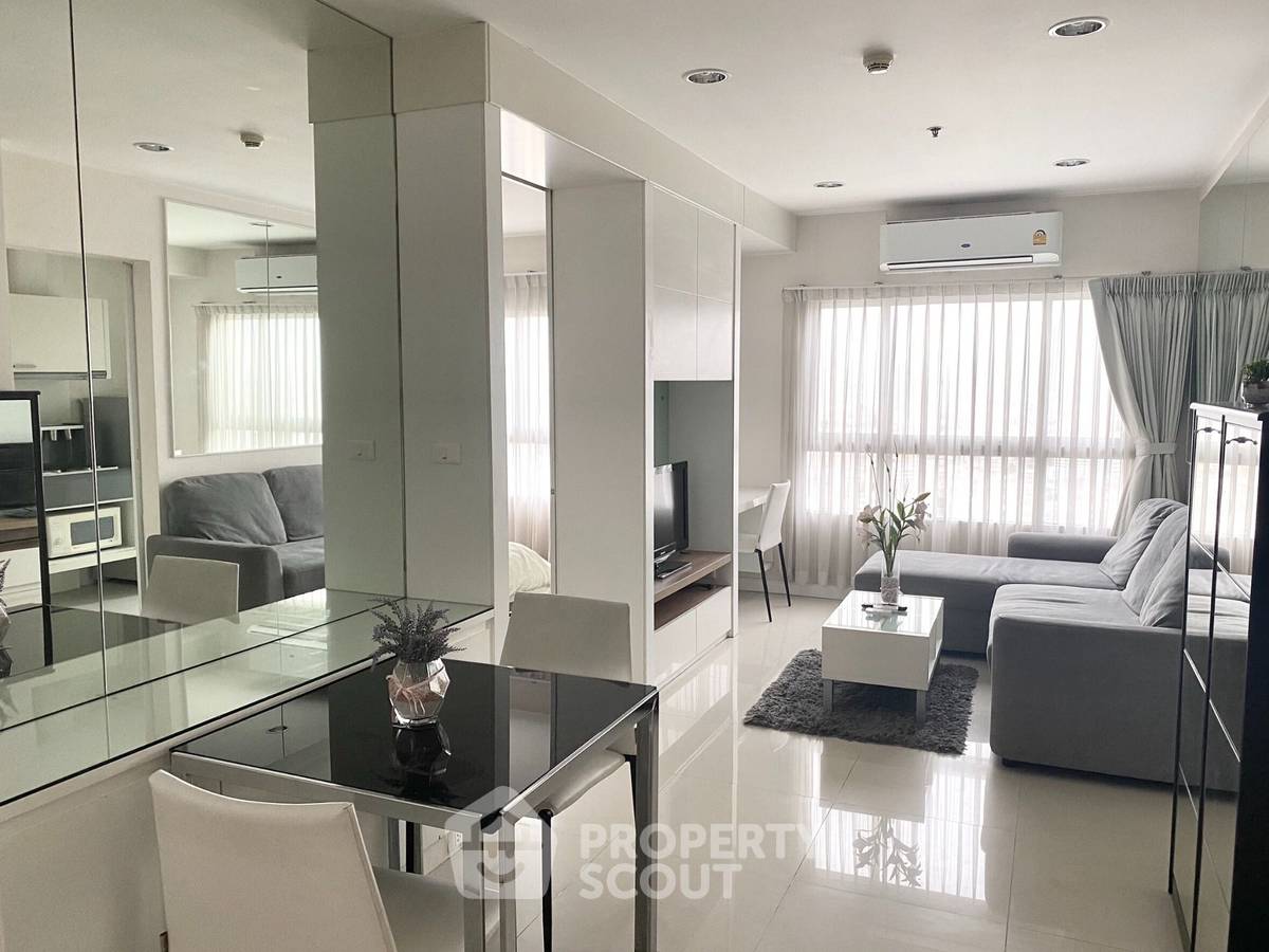 picture 1-BR Condo at Q House Sathorn near BTS Krung Thon Buri (ID 59970) - 1/18
