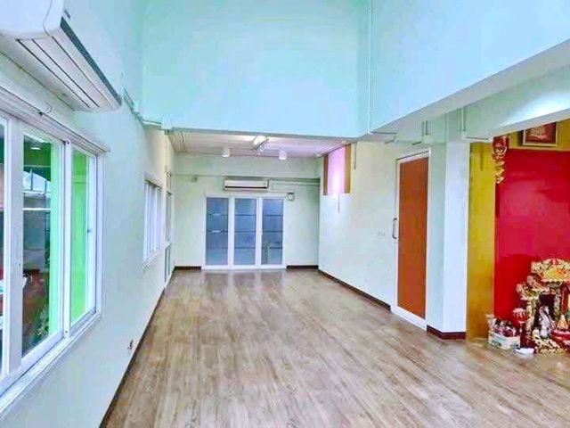 รูป Stand Alone 4ชั้น 69ร.วา. ตลาดอ่อนนุช 1.1กม. BTSอ่อนนุช 1.2กม.490ตร.ม. 3นอน 4 น้ำ เข้าได้3 ทาง ถ.ศรีนครินทร์ อ่อนนุช พัฒนาการตัดใหม่ - รูปที่ 4/8